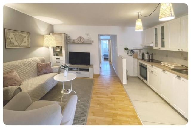 Appartement Apartman Sorgo à Zambratija  Extérieur photo